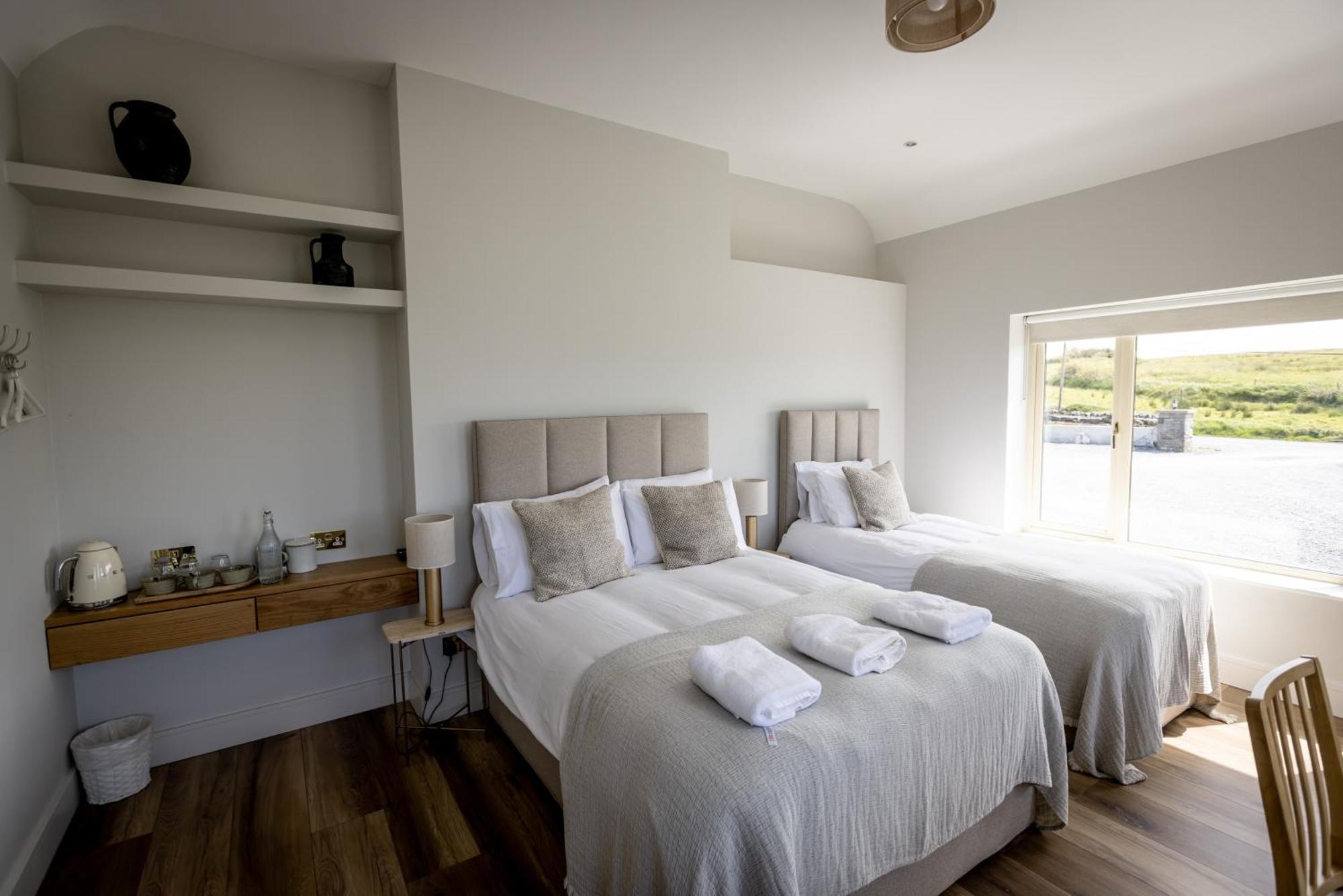 Coastal View House Hotel Дулин Екстериор снимка
